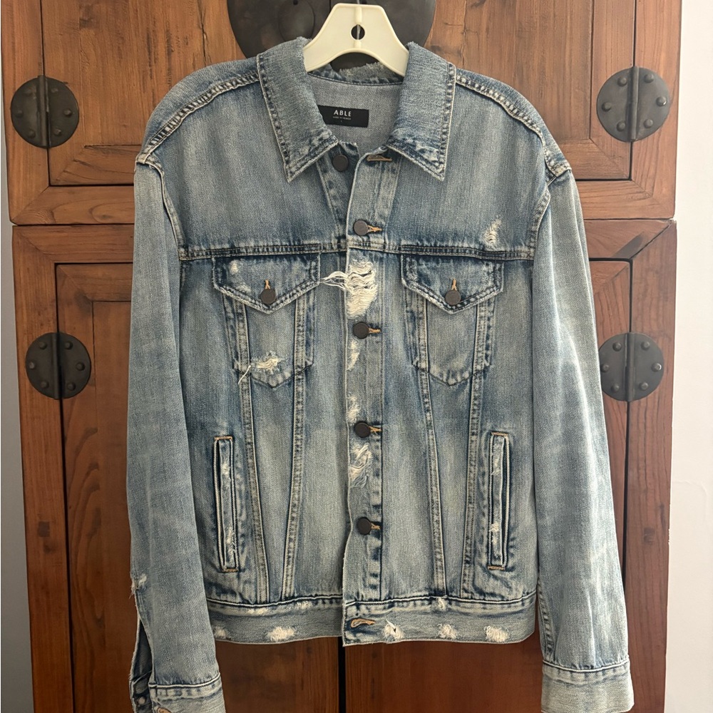 Able women’s denim Merly Jacket. Worn once. Flattering cut.